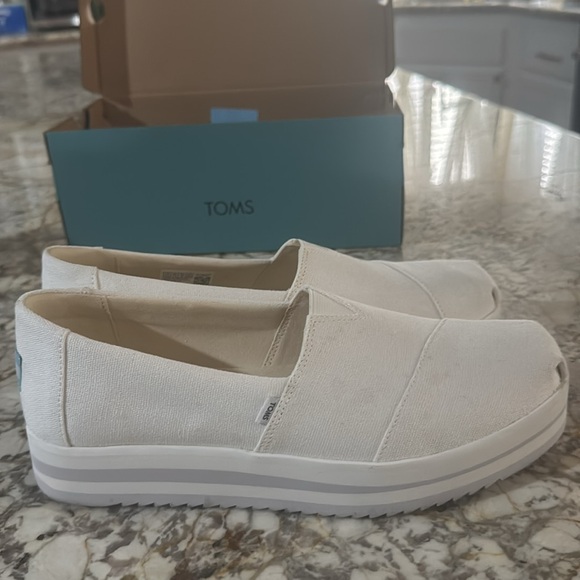 I only wear them once and they are too tight for me - Picture 9 of 9